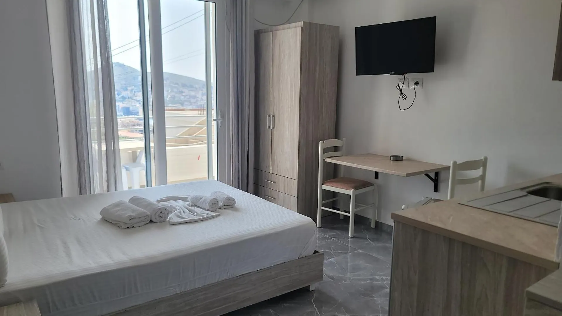Viol Apartments Sarandë