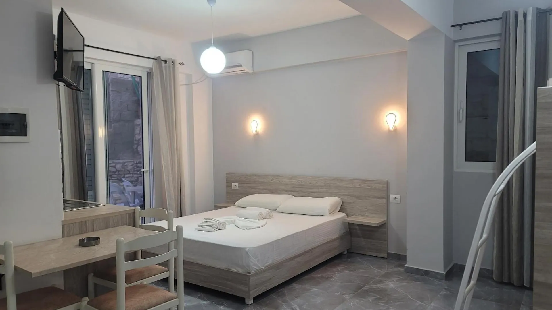 Viol Apartments Sarandë 0*,  Albanien