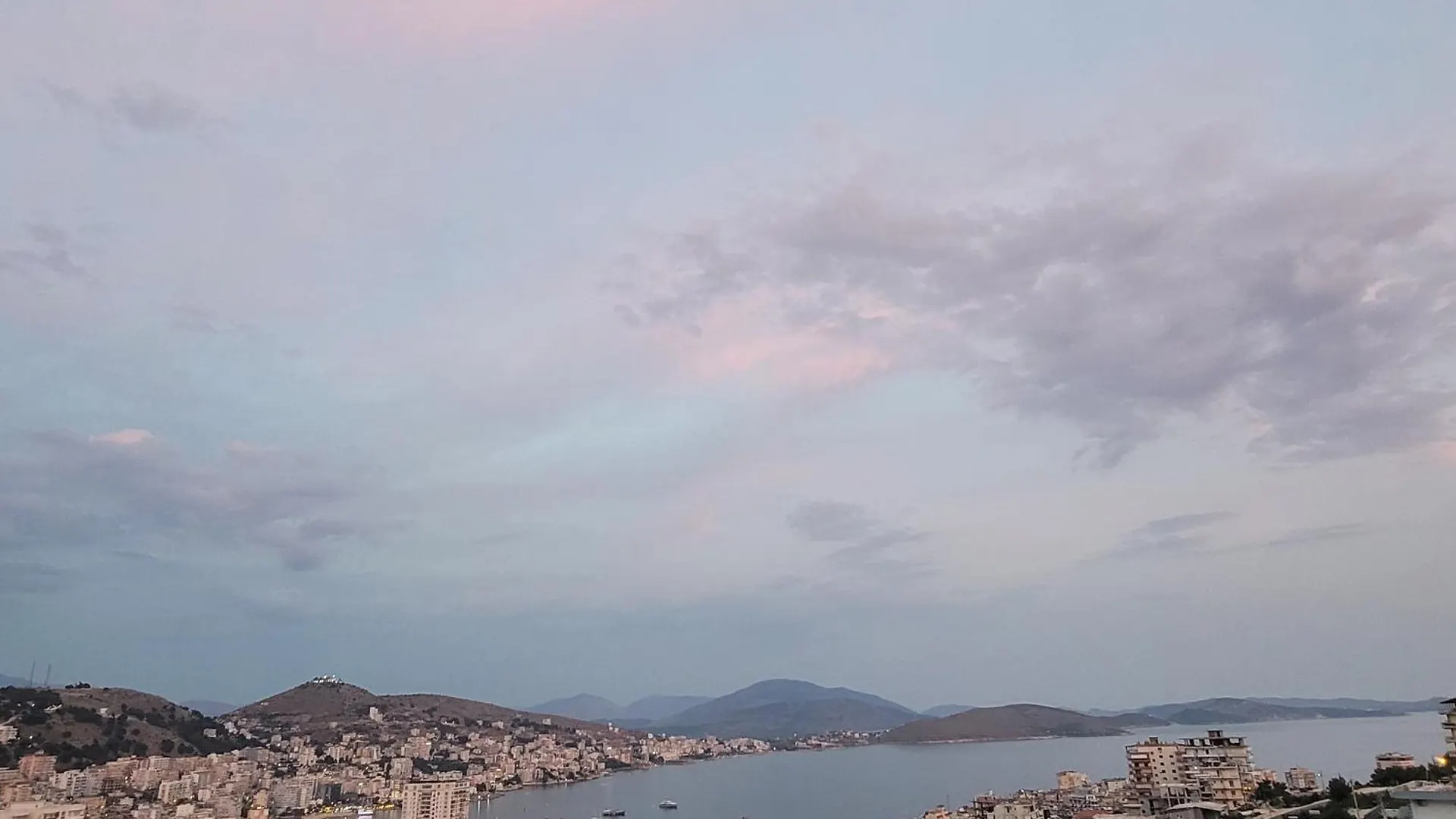 Viol Apartments Sarandë